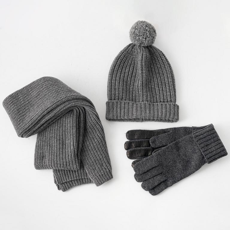 Marzi Firenze, for Audemars Piguet, hat, scarf, gloves.