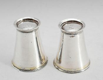 BÄGARE, 1 par, silver, Lars Castman, Vimmerby 1739-1784. Vikt ca 56 gram.