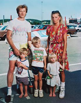 Anders Kristensson, "Familjen Mattsson utanför B&W Göteborg 1992".