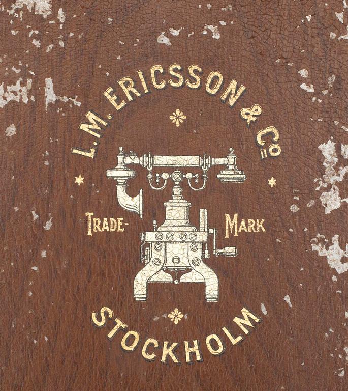 VÄGGTELEFONER, 2 st, L. M. Ericsson & Co, Stockholm, tidigt 1900-tal.