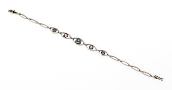 530. BRACELET, 2 brilliant cut diamonds and blue sapphires. Stockholm 1953.