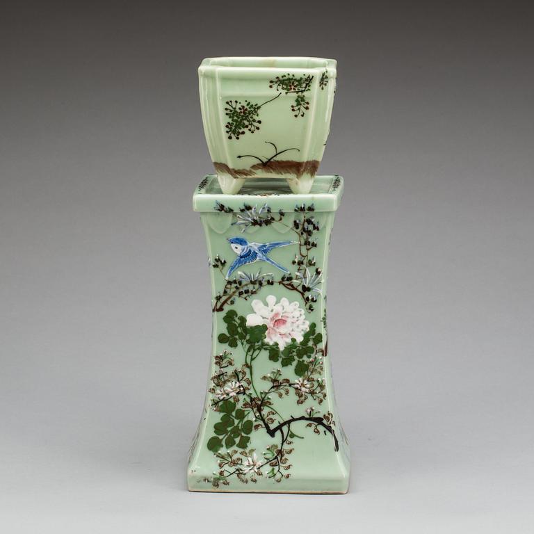 PIEDESTAL, porslin, Kina 1800/1900-tal.