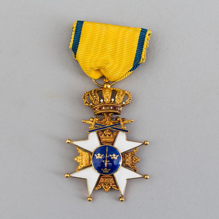 The royal swedish order of the sword CF Carlman Stockholm 18 carat gold. Weight ca 13 gram.