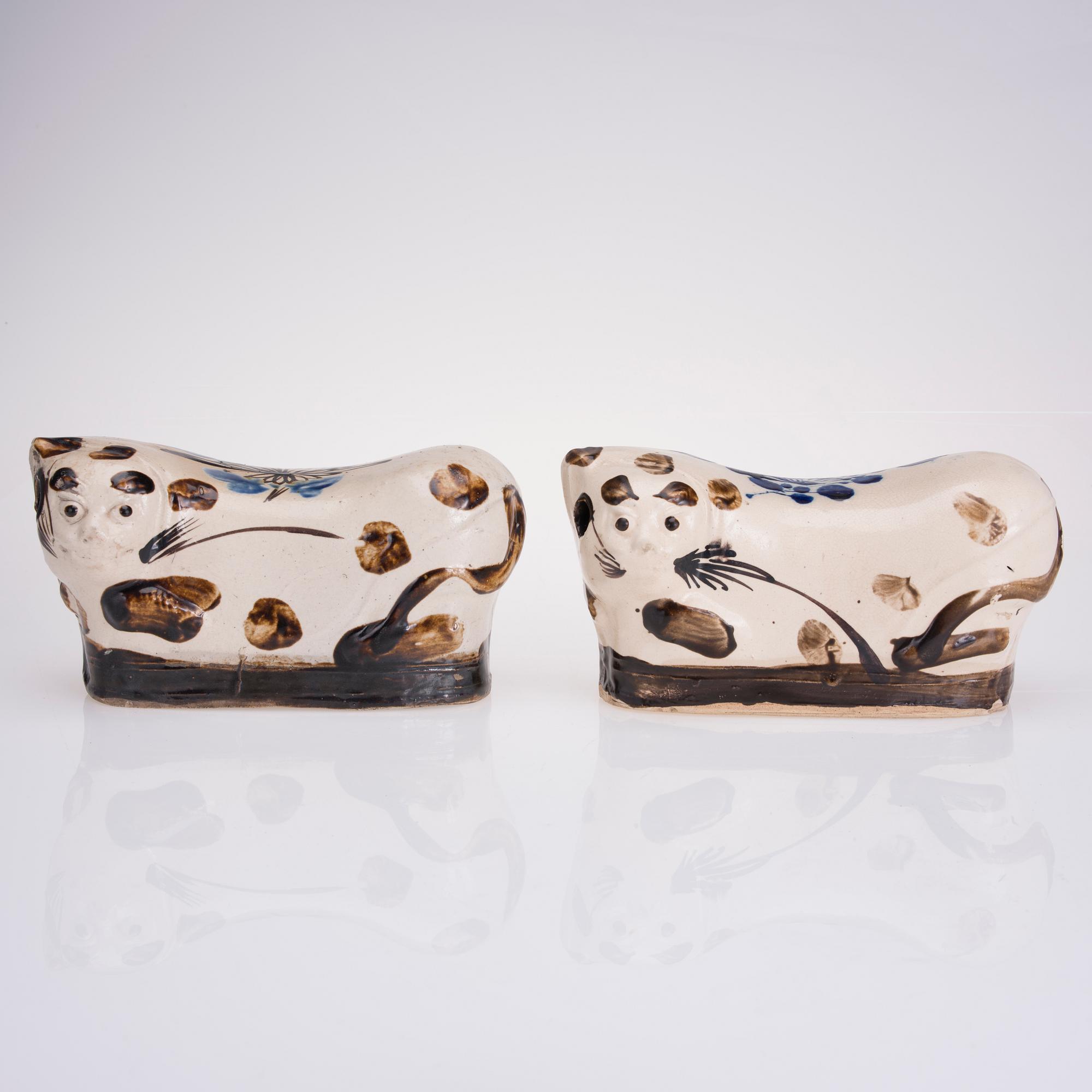 KUDDAR / NACKSTÖD, flintgods, Kina sekelskiftet 1800/1900.