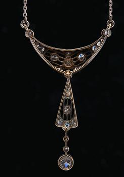 KAULAKORU, briljantti- ja vanhahiottuja timantteja n. 1.40 ct. 56 kultaa, Pietari Venäjä 1908-17. Paino 6 g.