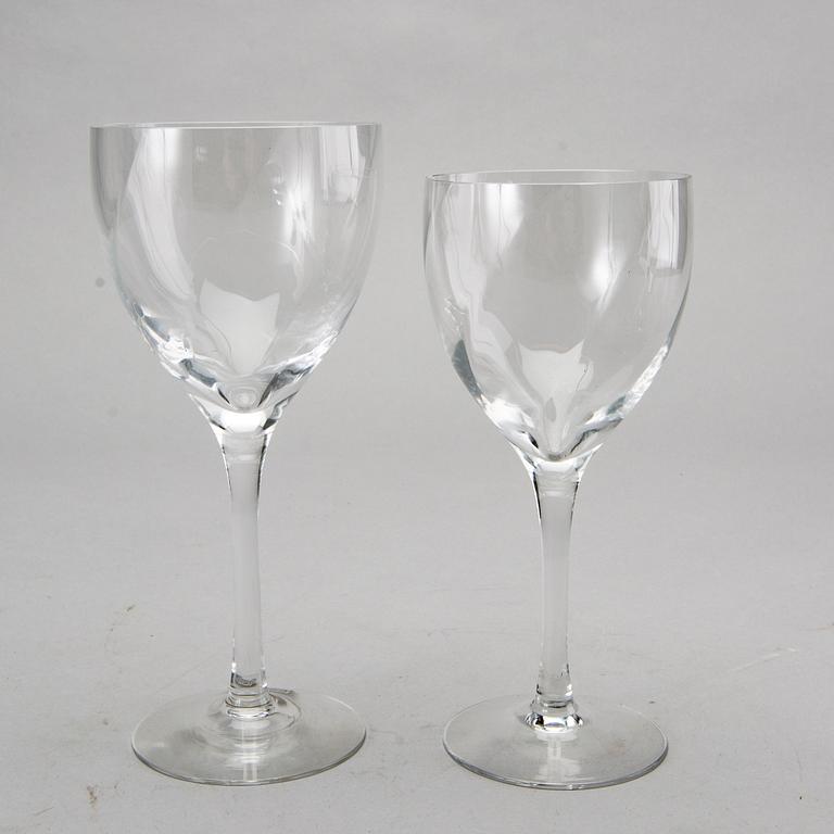 A 28 pcs 'Chateau' glasservice by Bertil Vallien Kosta Boda.