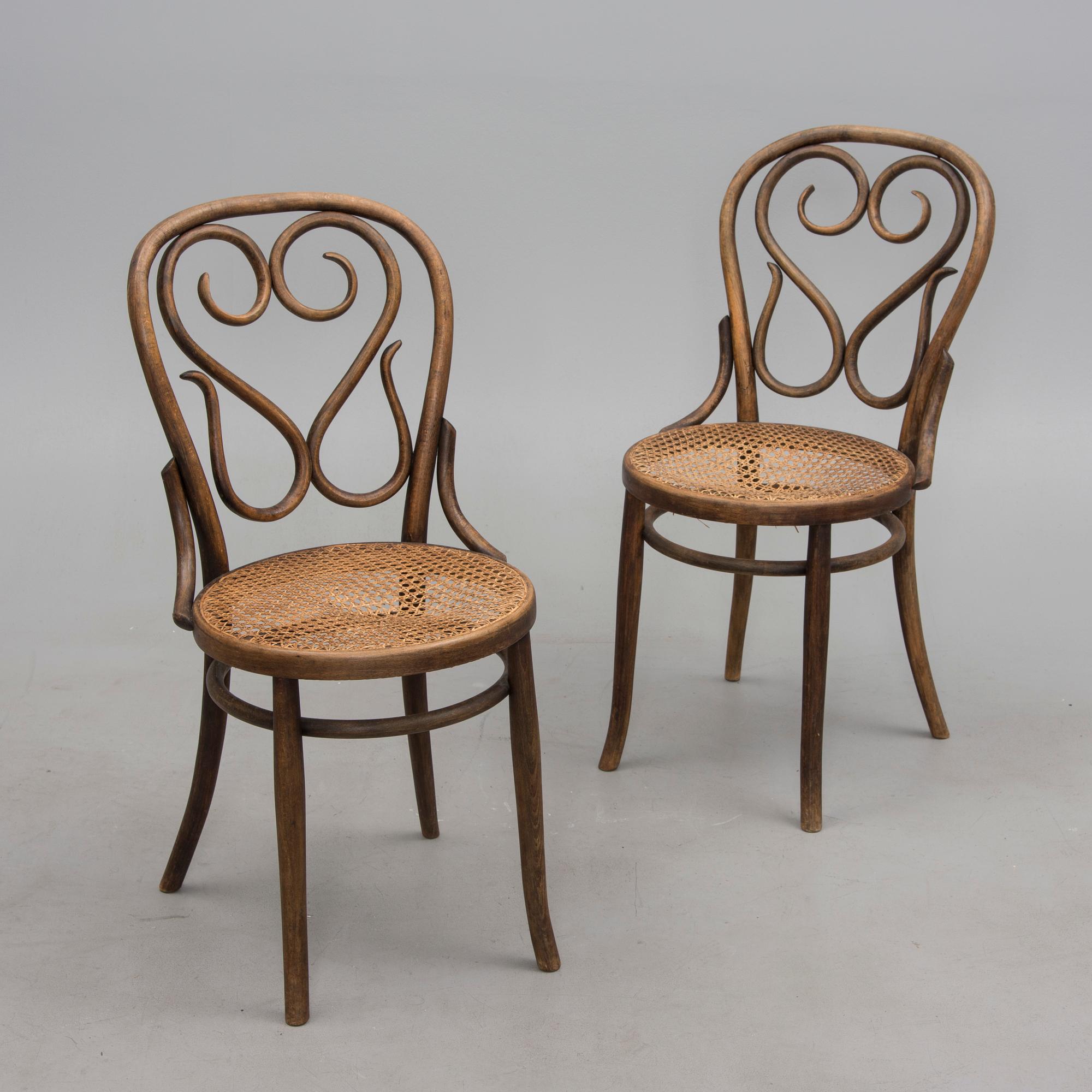 STOLAR, 2 st, troligen Thonet, 1900-talets början.