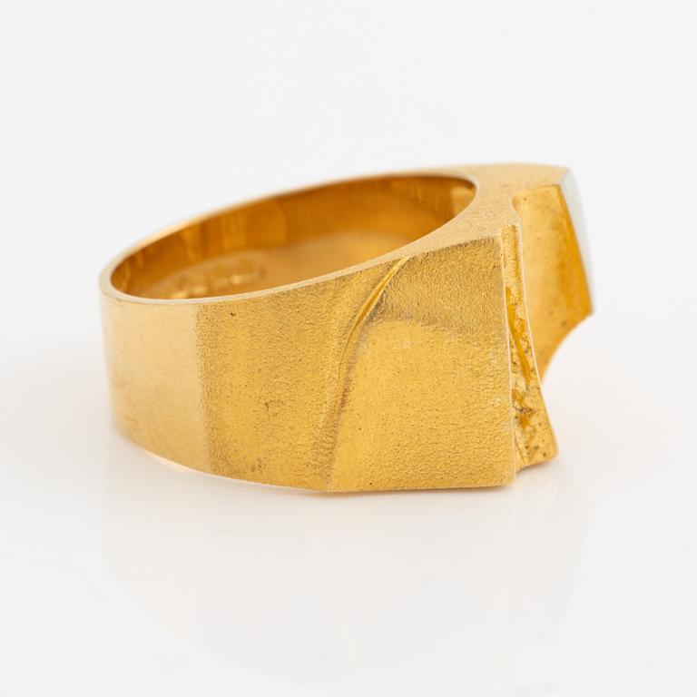 Björn Weckström, en ring, 18K guld och platina, Finland 1979. För Lapponia.