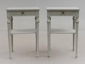 SÄNGBORD, 1 par, gustaviansk stil, 1900-talets mitt.