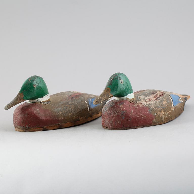 VETTAR, 2 st, trä, 1800-/1900-tal.