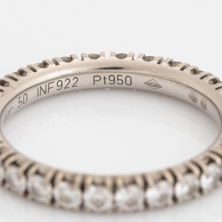 Cartier ring helallians platina med runda briljantslipade diamanter.