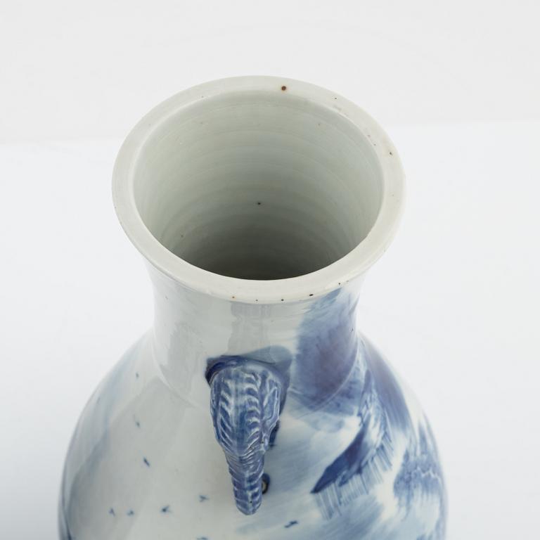 Two blue and white vases, late Qing dynasty, end of 19th Century.