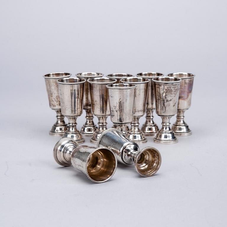 BÄGARE, 12 st, silver, Österrike-Ungern 1867-1922. Vikt ca 463 g.