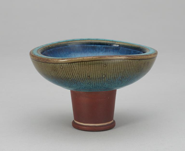 A Wilhelm Kåge 'Farsta' stoneware footed bowl, Gustavsberg studio.