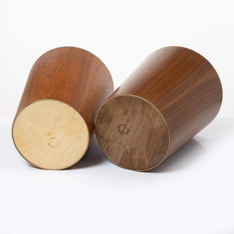A pair of teak and teak veneer waste baskets by Martin Åberg for Servex, mid 20th century.
