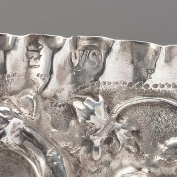 A Swedish early 18th century silver dish, mark of Wolter Siewers, Norrköping 1707.