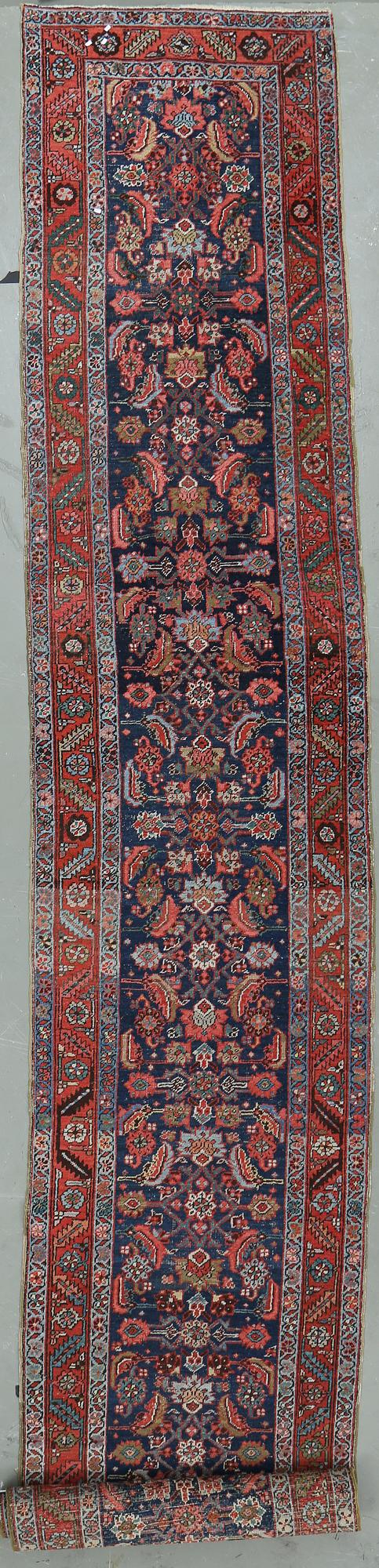 GALLERIMATTA, Västpersisk, sannolikt Heris, Ca 537x102 cm.