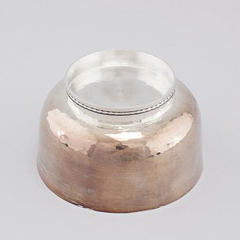 A silver bowl by Ingrid Råström for MEMA, 1988.