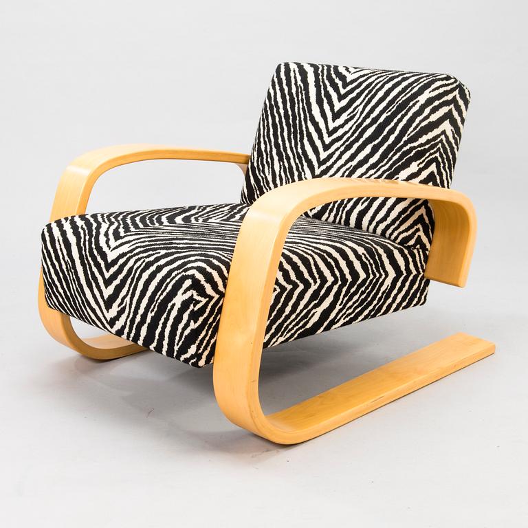 ALVAR AALTO, an early 1990's '400' armchair for Artek.