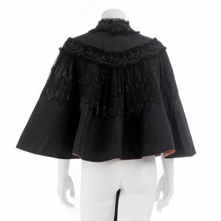 AUGUSTA LUNDIN, a blacke lce and beaded cape, early 20th century.