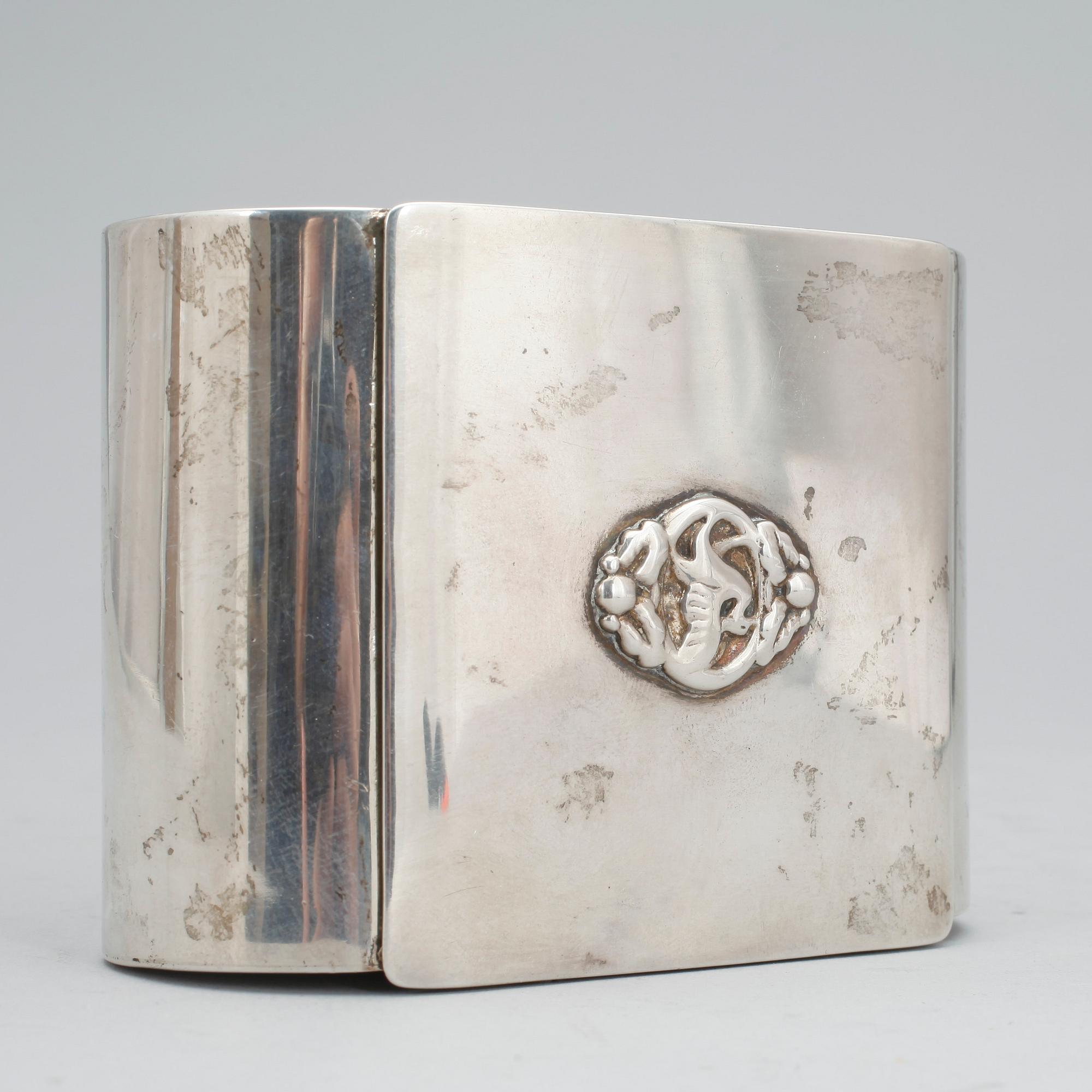 DOSA, sterlingsilver, 1900-talets andra hälft. Vikt ca 230 gram.