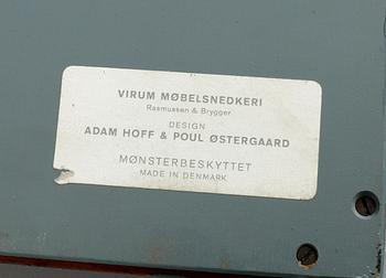 KLÄDHÄNGARE, Adam Hoff & Poul Östergaard, Virum Möbelsnedkeri, Danmark, omkring 1900-talets mitt.