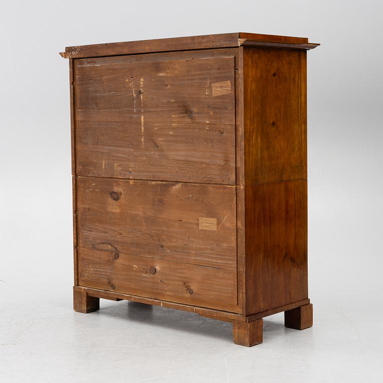 Chiffonier, empire, utförd av Daniel Sehfbom (mästare i Stockholm 1800-1837).