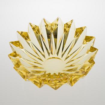 AIMO OKKOLIN, A CRYSTAL VASE. Water lily. Signed Aimo Okkolin Riihimäen Lasi Oy. Designed in 1960.