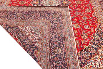 A Keshan carpet, c. 397 x 295 cm.