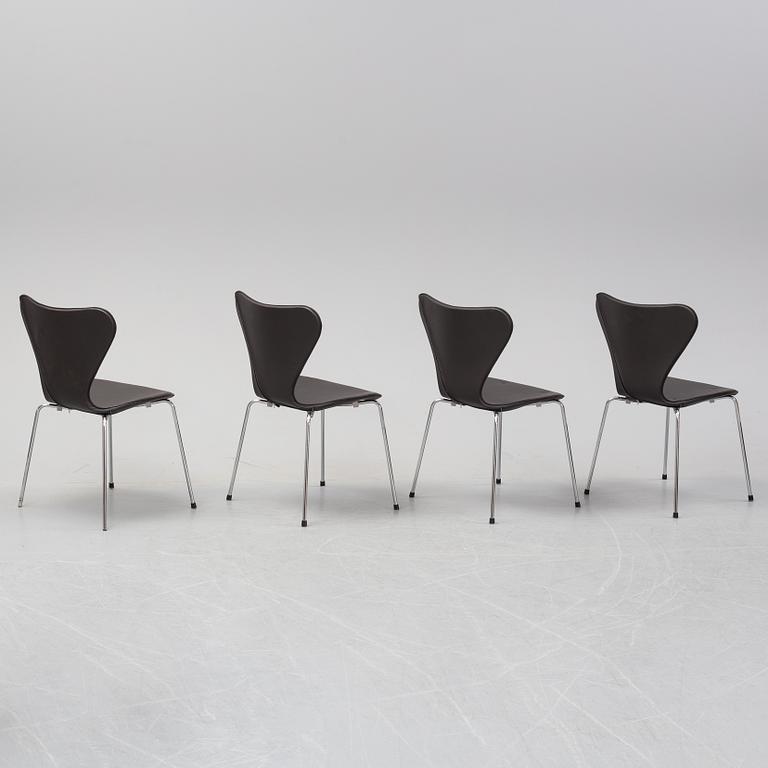 Arne Jacobsen, stolar, 4st, "Sjuan", Fritz Hansen, Danmark, 2000.