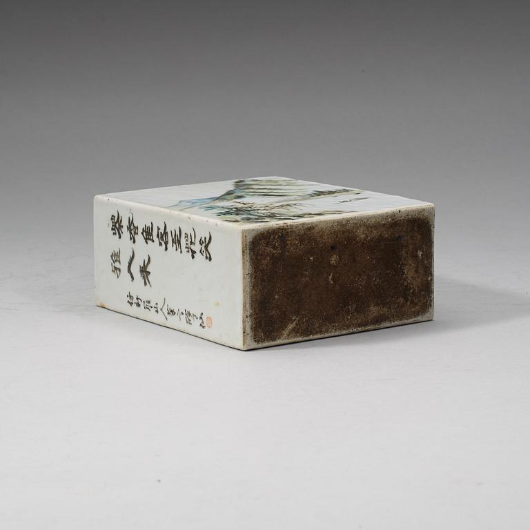 A large enameled tea caddy, Qing dynasty, signed Su Shengyuan and dated in the year of Yiyou (1885).
