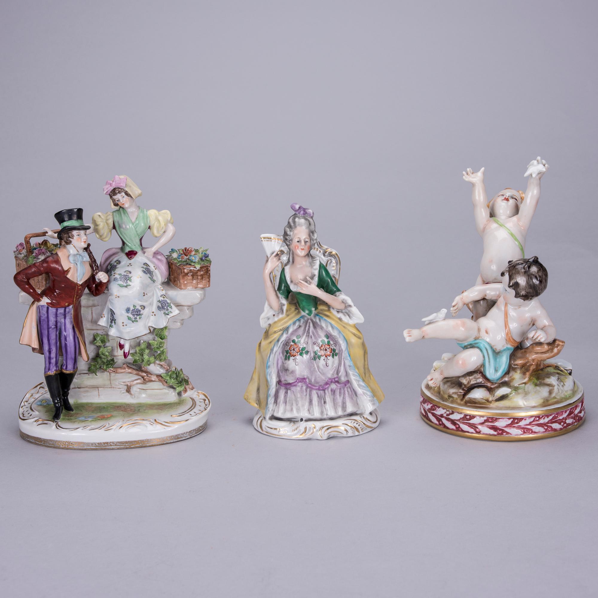 FIGURIINEJA, 1 kpl ja 2 kpl ryhmiä, posliinia, Keski-Eurooppa, Doccia, Italia j Scheibe Alsbach, Saksa, 1900-luku.