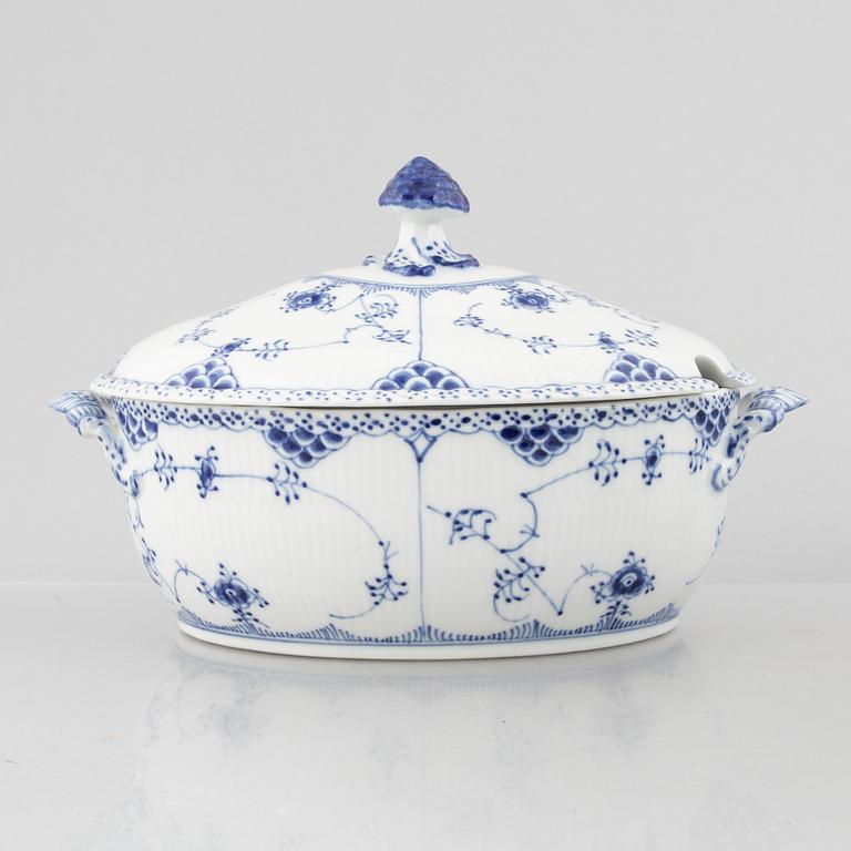 Royal Copenhagen, a 29-piece porcelain coffee service, full lace "Blue Fluted", Denmark.