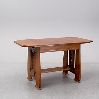 An oak Art Nouveau desk, early 20th Century.