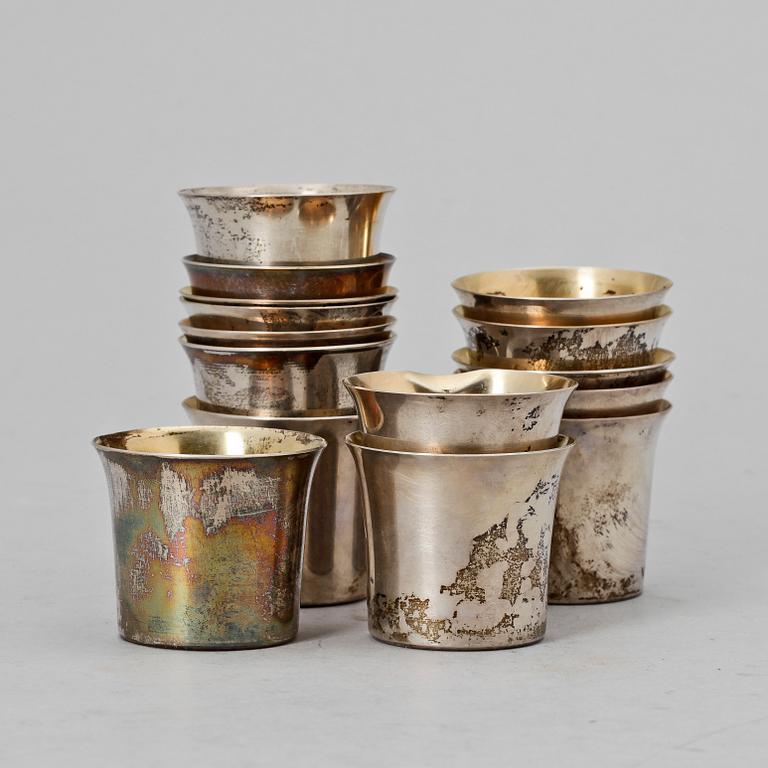 BÄGARE, 15 st, silver, bl a Göteborgs Tenn- & Metallfabrik, S Lundquist, Göteborg 1968. Tot vikt ca 533 g.