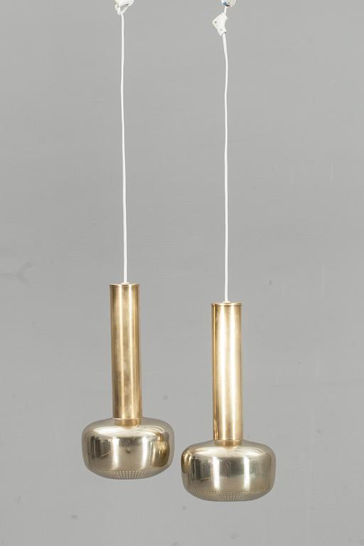 TAKLAMPOR, ett par, Wilhelm Lauritzen för Louis Poulsen, 1900-talets andra hälft.