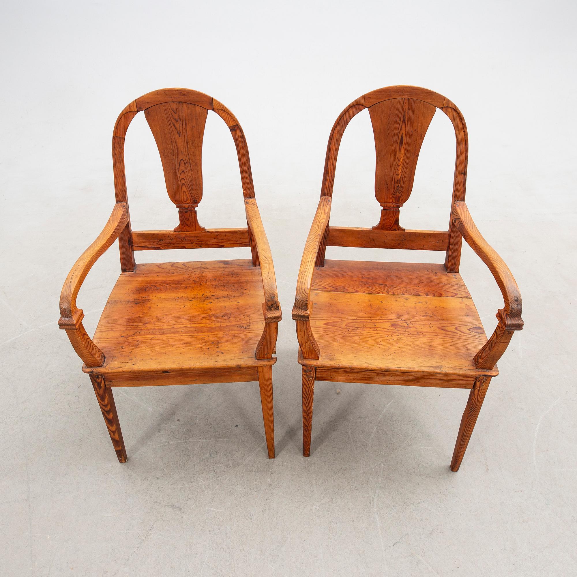 Karmstolar, ett par, sent 1800-tal/tidigt 1900-tal.