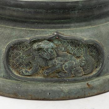 Lykta, brons. Japan, tidigt 1900-tal.