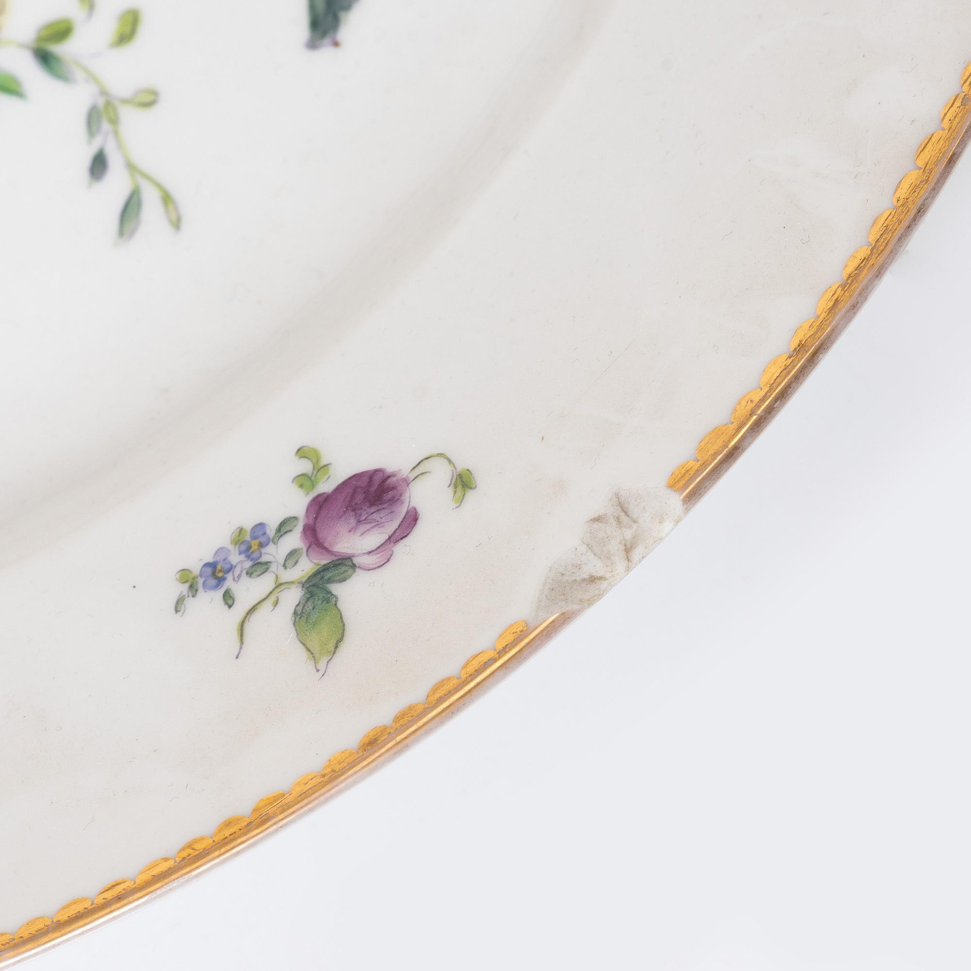 A Bing & Gröndahl part dinner service, Dnemanrk, circa 1900. (44 pieces).