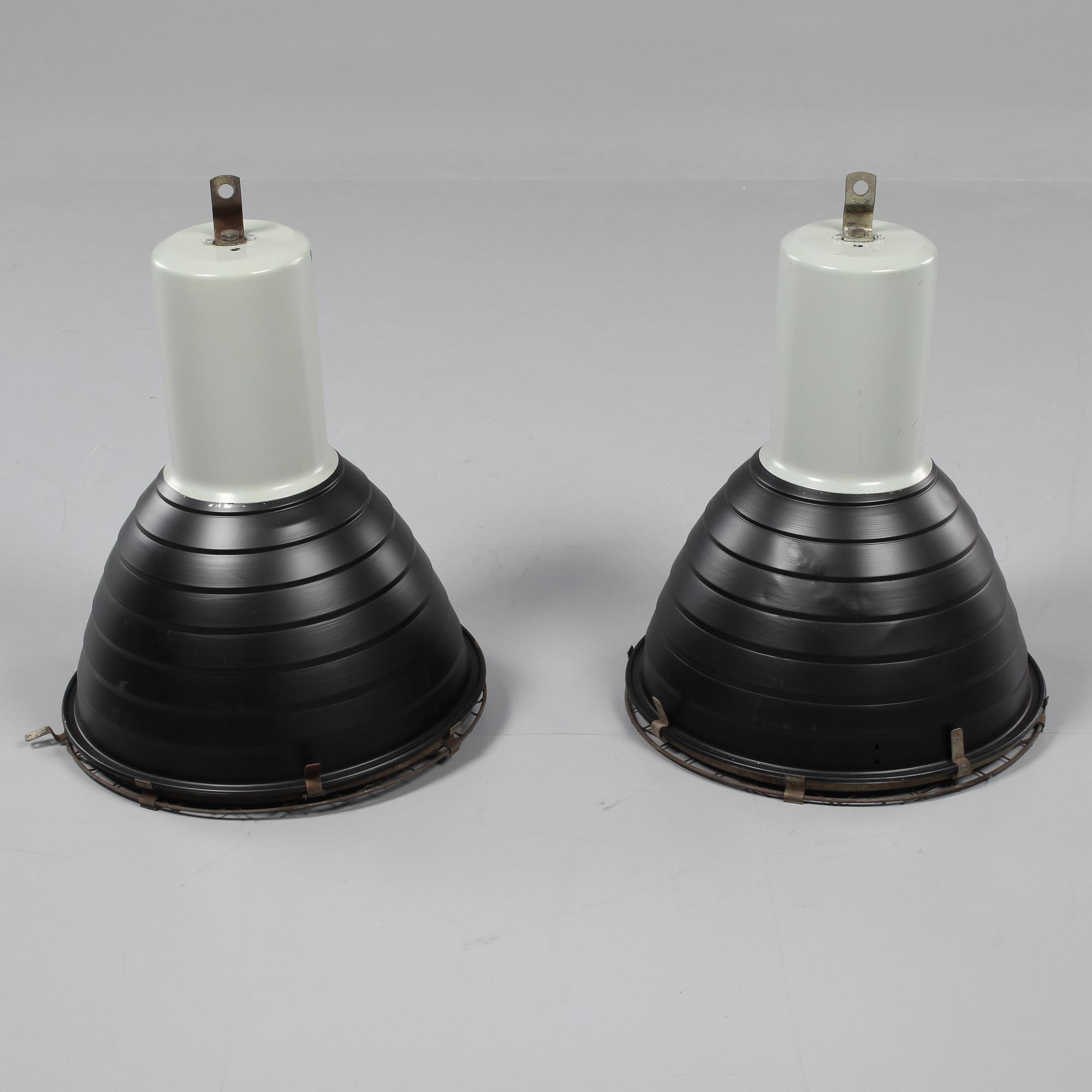 INDUSTRILAMPOR, ett par, 1900-talets andra hälft. Höjd 55 cm.