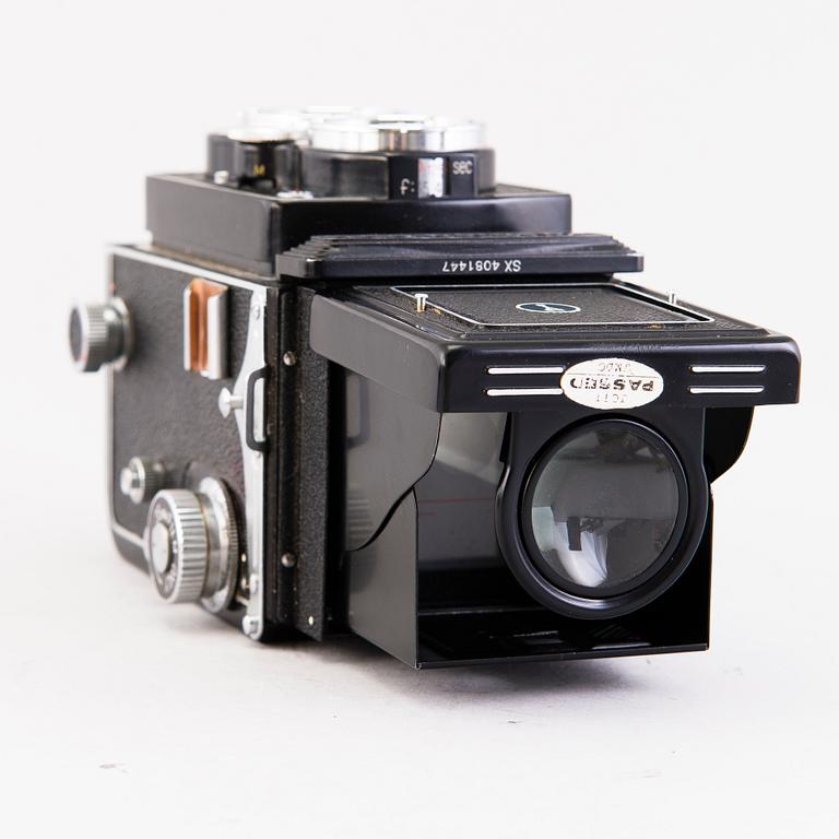 Set of five cameras, with accessories, 1920-50-tal.
