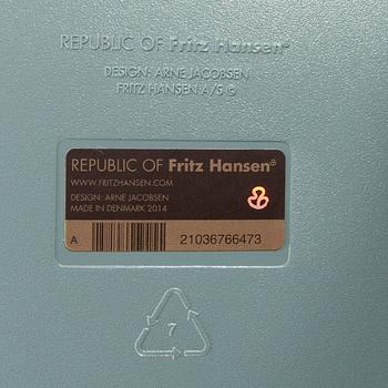 Arne Jacobsen, stolar 6 st "Droppen" för Fritz Hansen 2014.