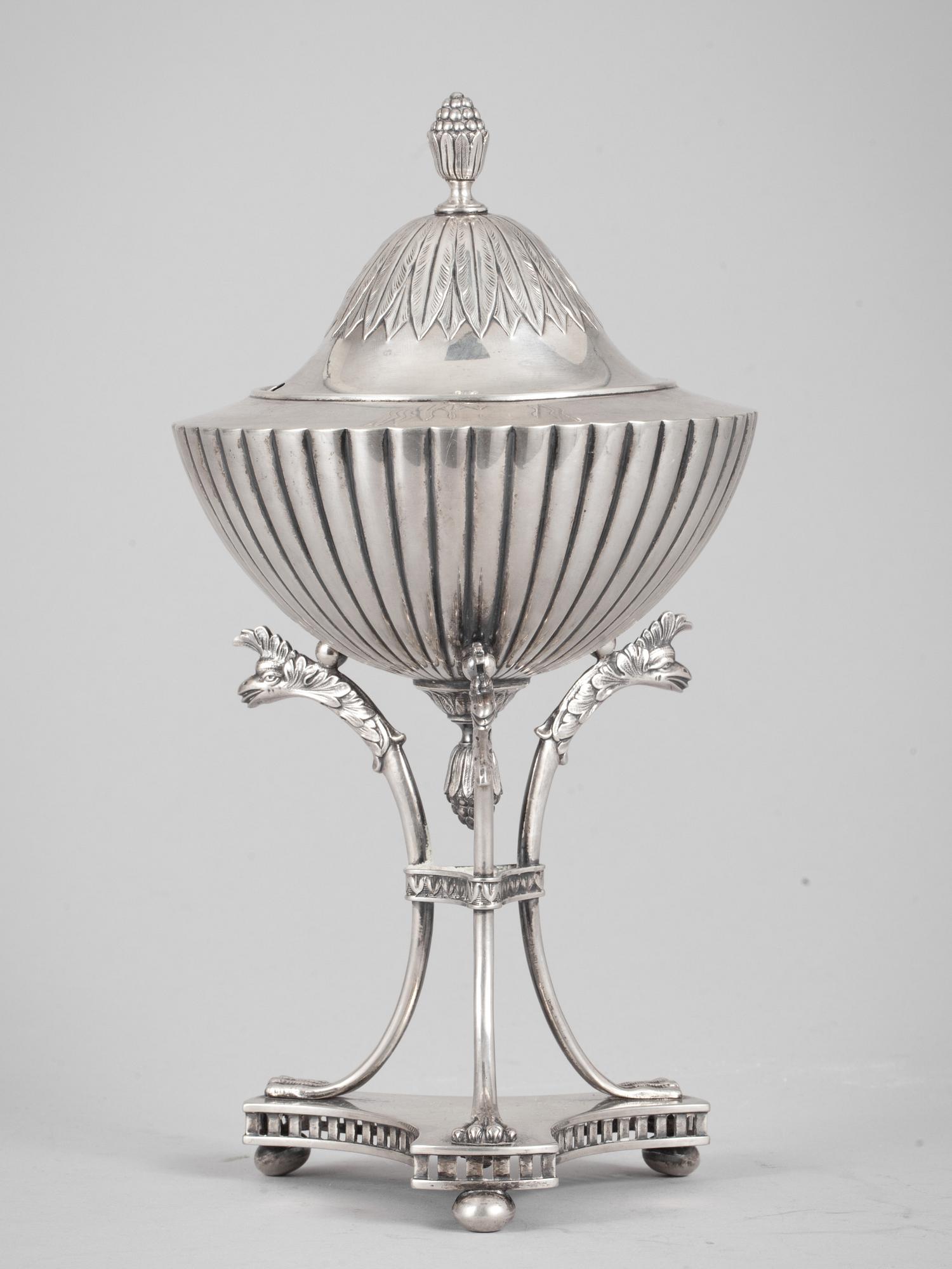 SOCKERSKÅL, silver. Empirestil, GAB, 1907. Vikt ca 540 g.