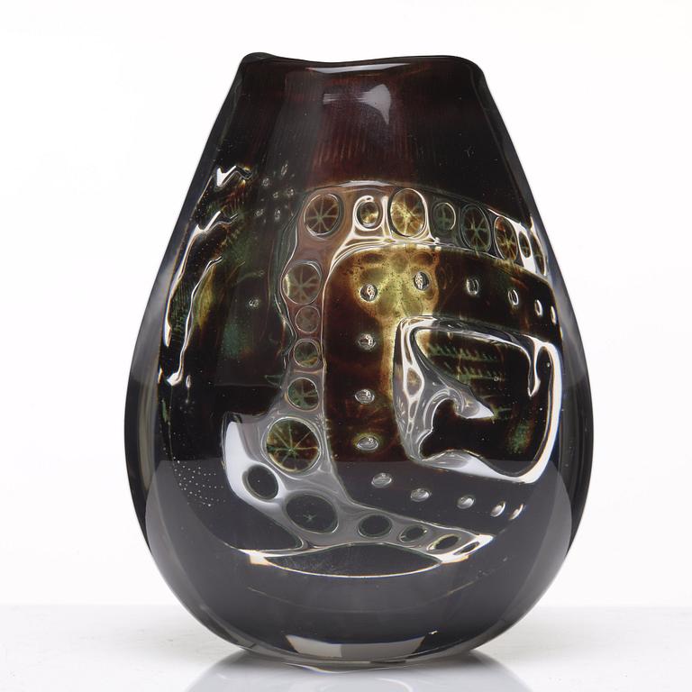 Edvin Öhrström, an "Ariel" glass vase, Orrefors 1957.