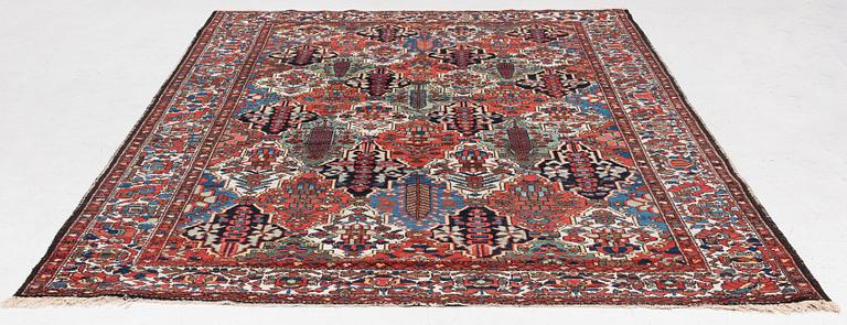 Matta, Bakhtiari, ca 314 x 222 cm.