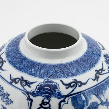 A blue and white Chinese Kangxistyle urn, 20th century.