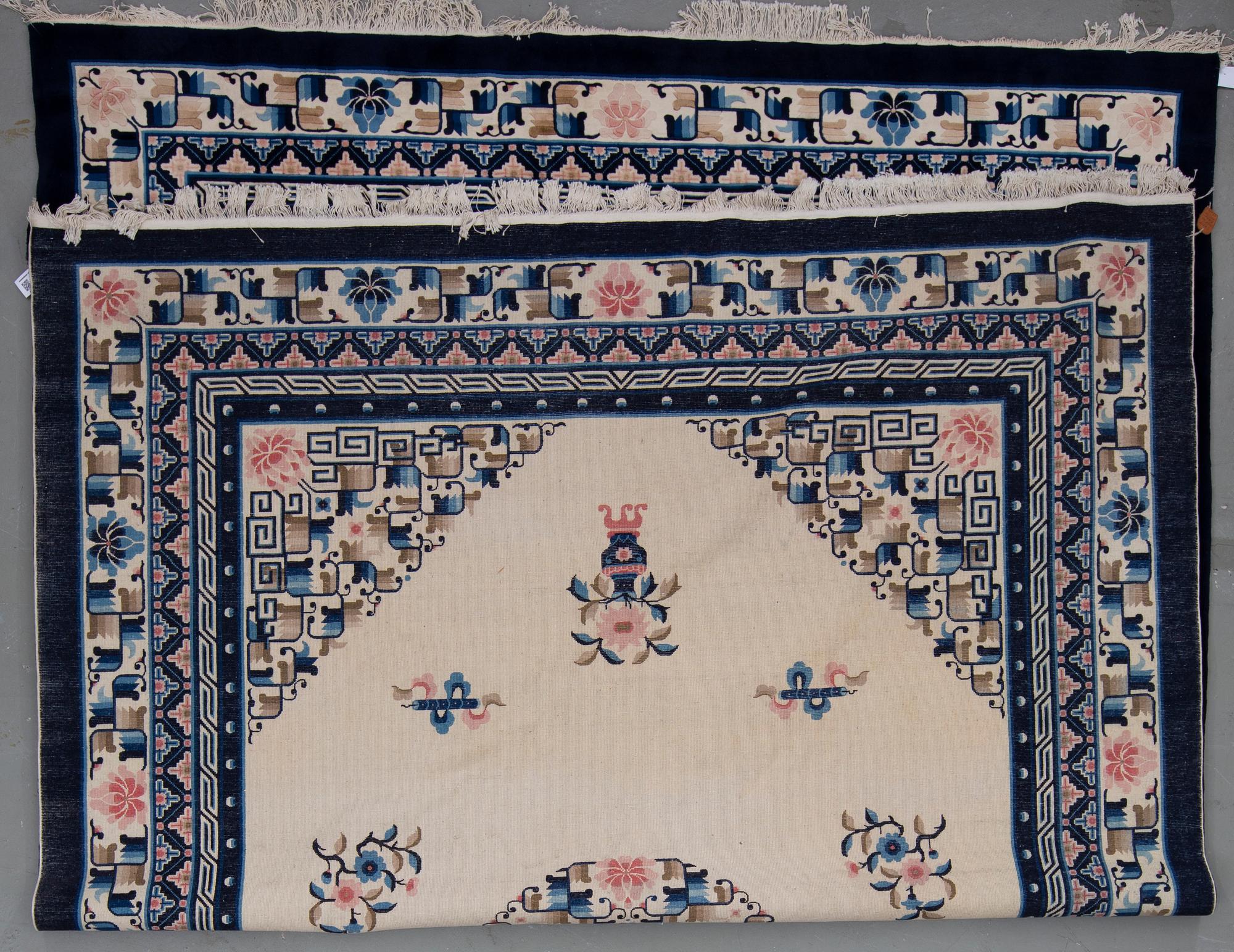MATTA, Kina. Ca 347x246 cm.