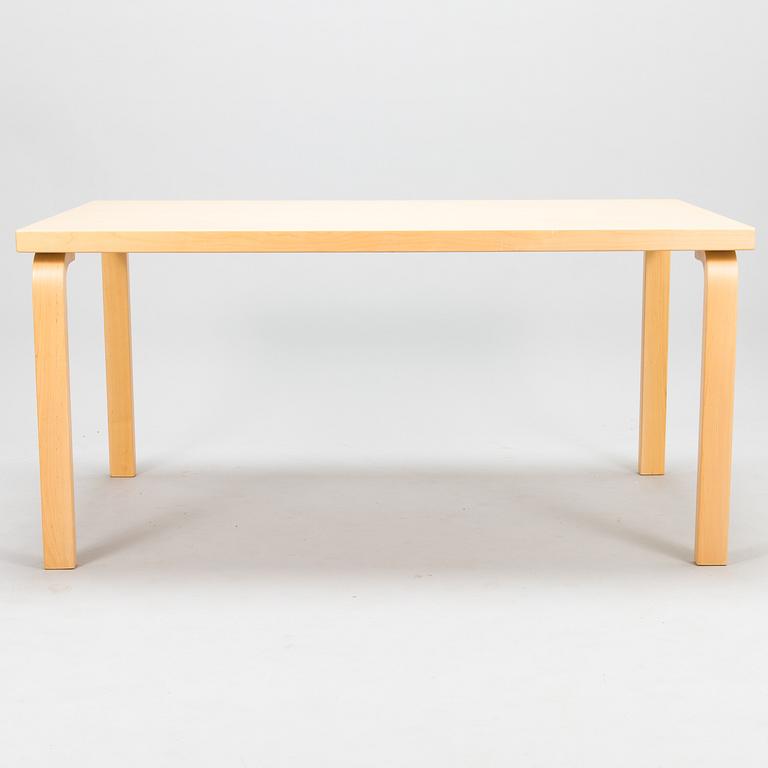 ALVAR AALTO, A table 82A and 6 chairs 69, Artek, latter half of the 20th century.