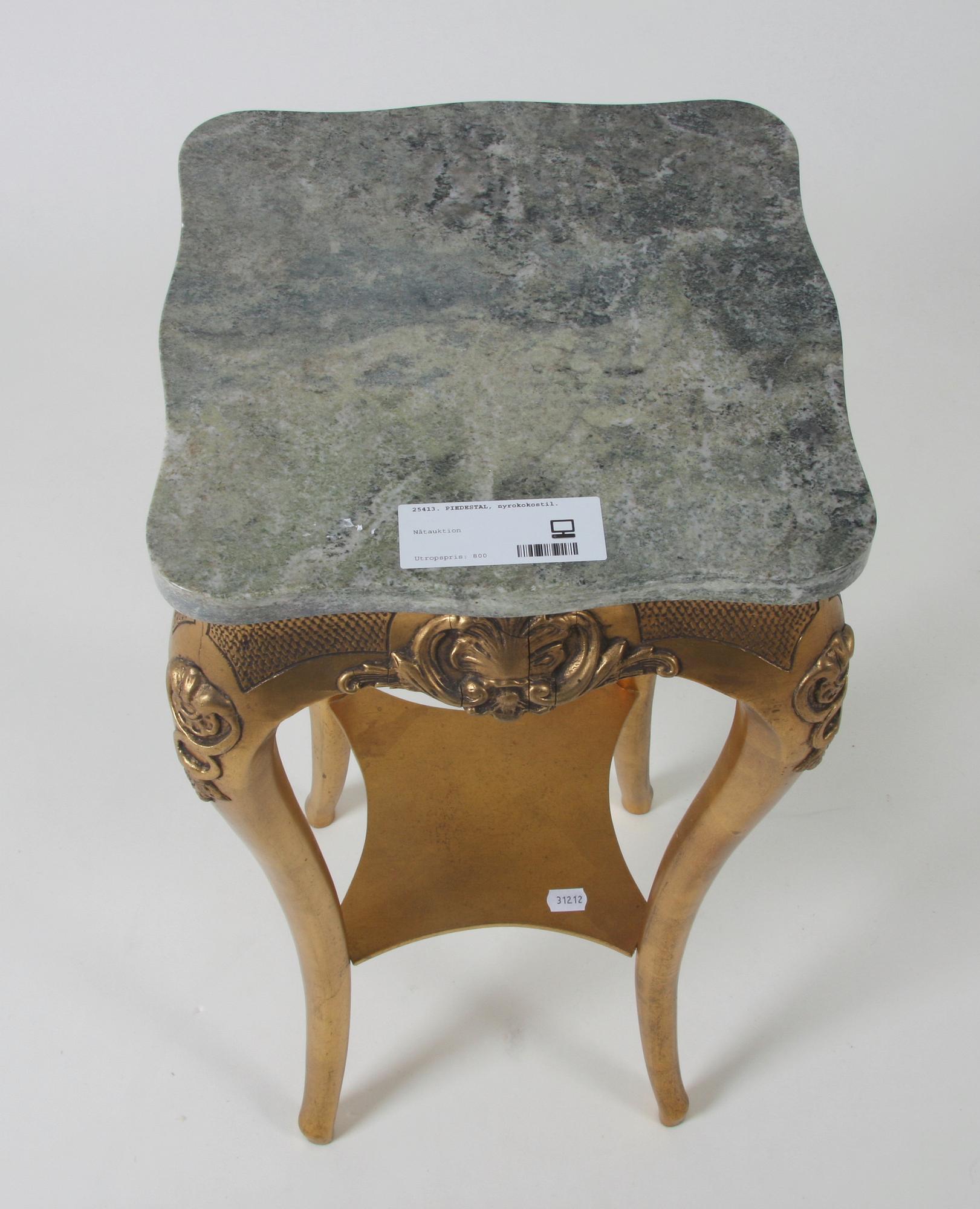 PIEDESTAL, nyrokokostil.