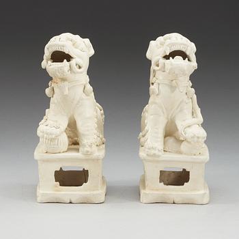 A pair of blanc de chine joss stick holders, Transition, 17th Century.